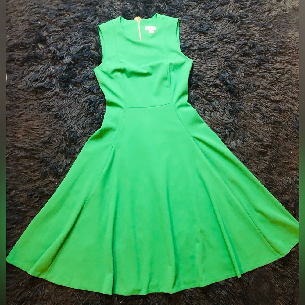 NWOT Calvin Klein Rich Green A-Line Midi Round Neck Sleeves Dress. Size 2
